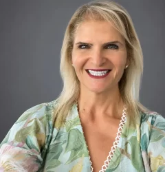 Dr Georgia Costa is a Group Analyst, Psychotherapist and Registered Psychologist based in Notting Hill, West London